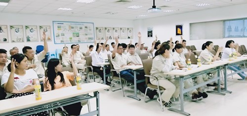 威廉希尔新材四屆九次職工代表大會(huì)順利召開(圖4)